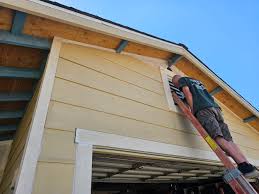 How To Choose The Right Materials for Your Siding Installation in 'Weaver, AL